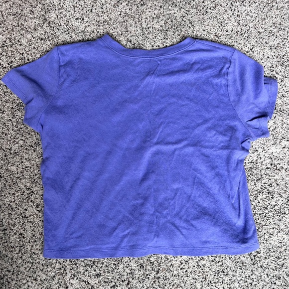 Hollister Cropped Tee - Picture 2 of 3